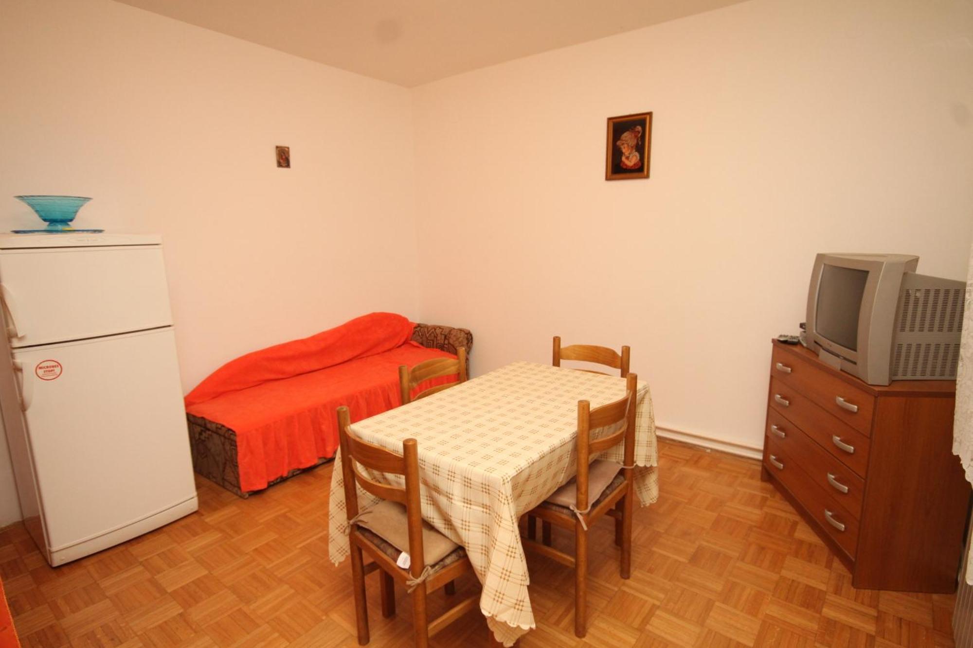 Apartments And Rooms With Parking Space 木洛希尼 外观 照片