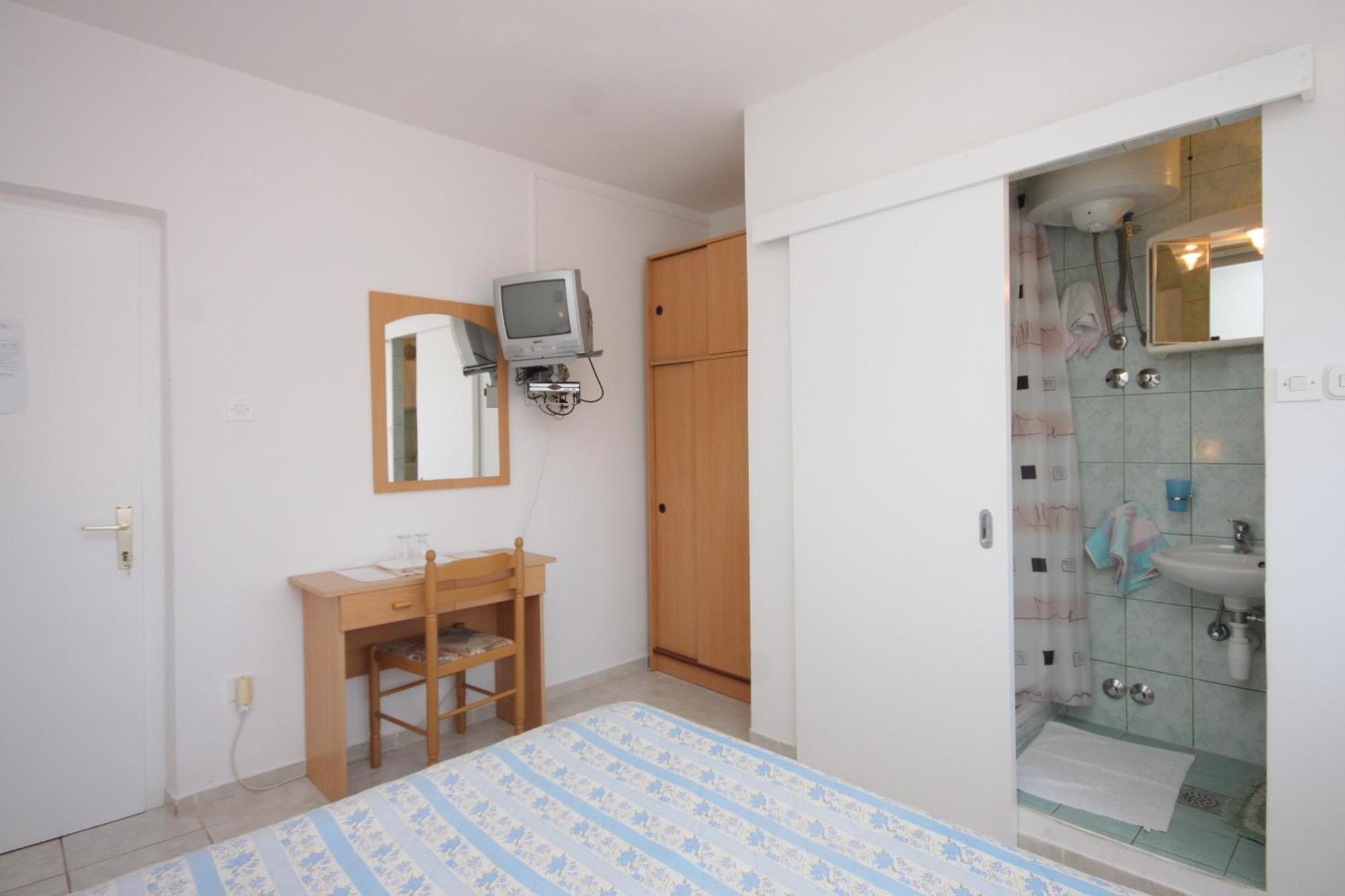 Apartments And Rooms With Parking Space 木洛希尼 客房 照片