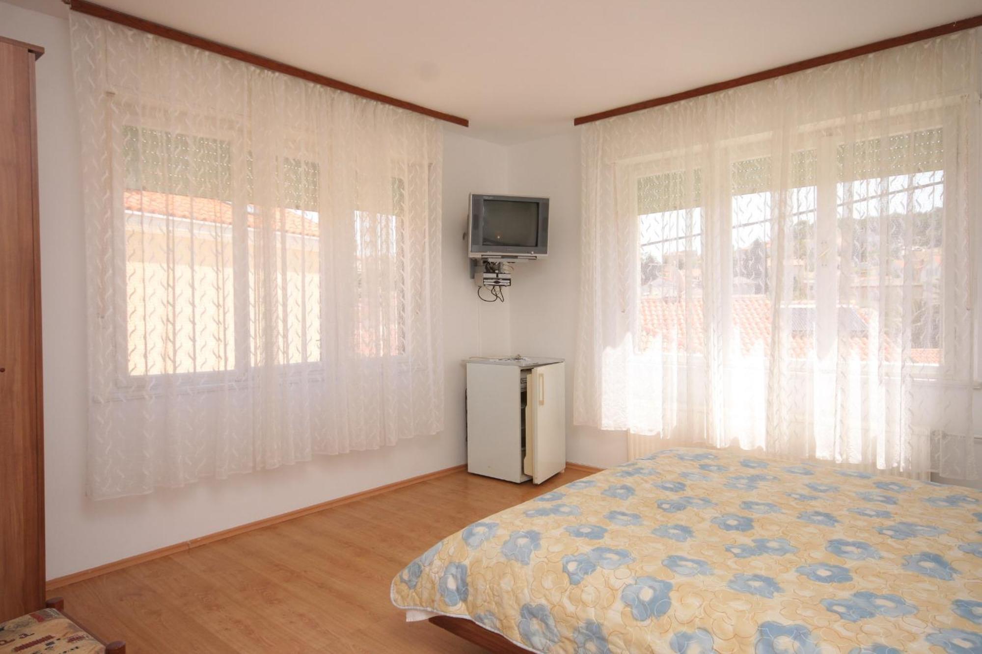 Apartments And Rooms With Parking Space 木洛希尼 客房 照片